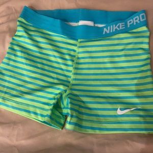 Nike pro shorts size large